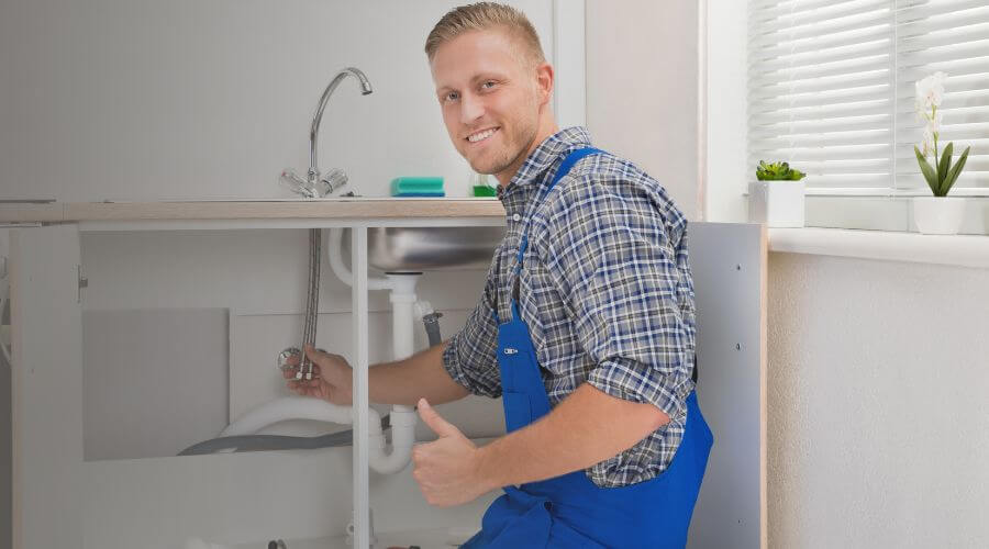 Expert burst pipe repair services in Ravia, OK